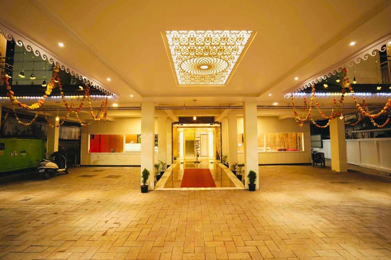 Geetha Govindham Hotel Guruvāyūr Exterior foto