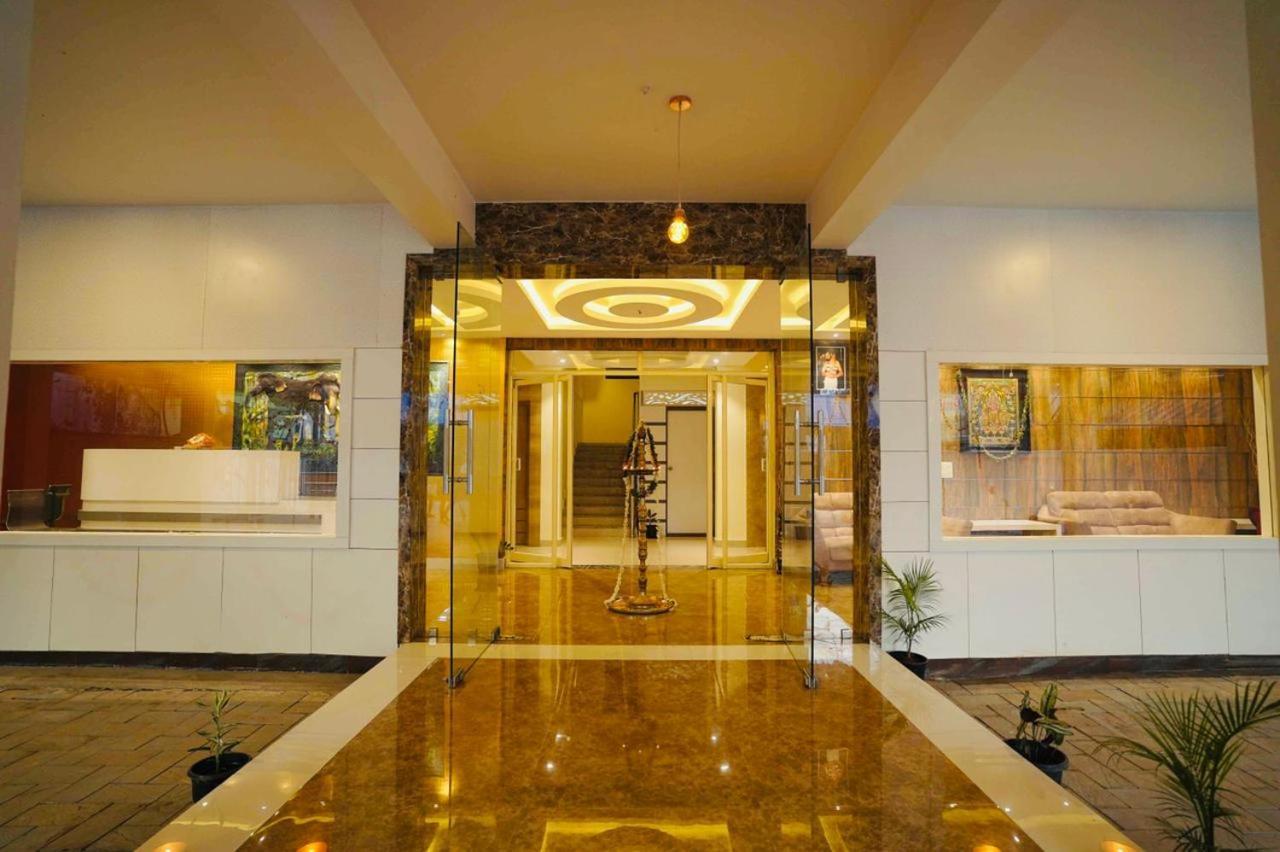 Geetha Govindham Hotel Guruvāyūr Exterior foto
